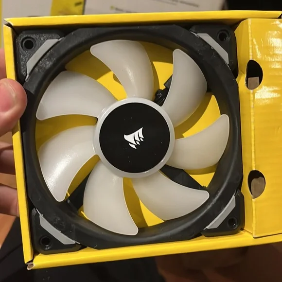 Corsair QL120 RGB Performance Fan - Picture 4 of 4
